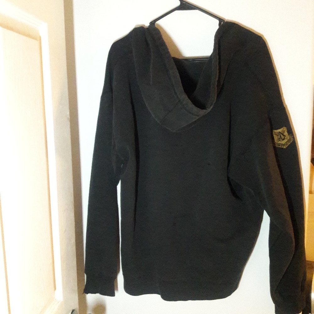 A black/gold colored Volcom Special Forces jacket - Picture 2 of 7